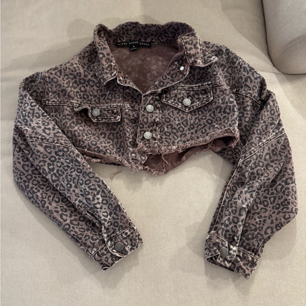Cropped Leopard Denim Jacket